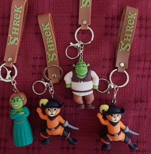 4 PCS - SHREK keychains